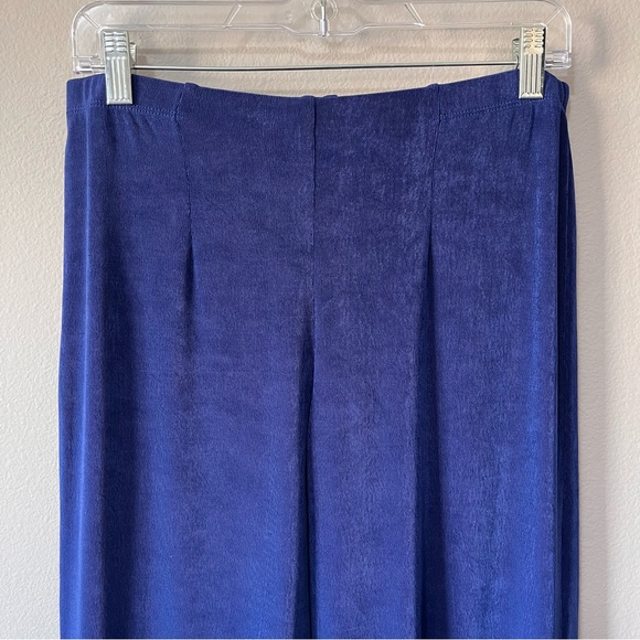 Chico's NWT Travelers No Tummy Cropped Pull On Pants Blue Casa Size 1 = Medium - Picture 3 of 8